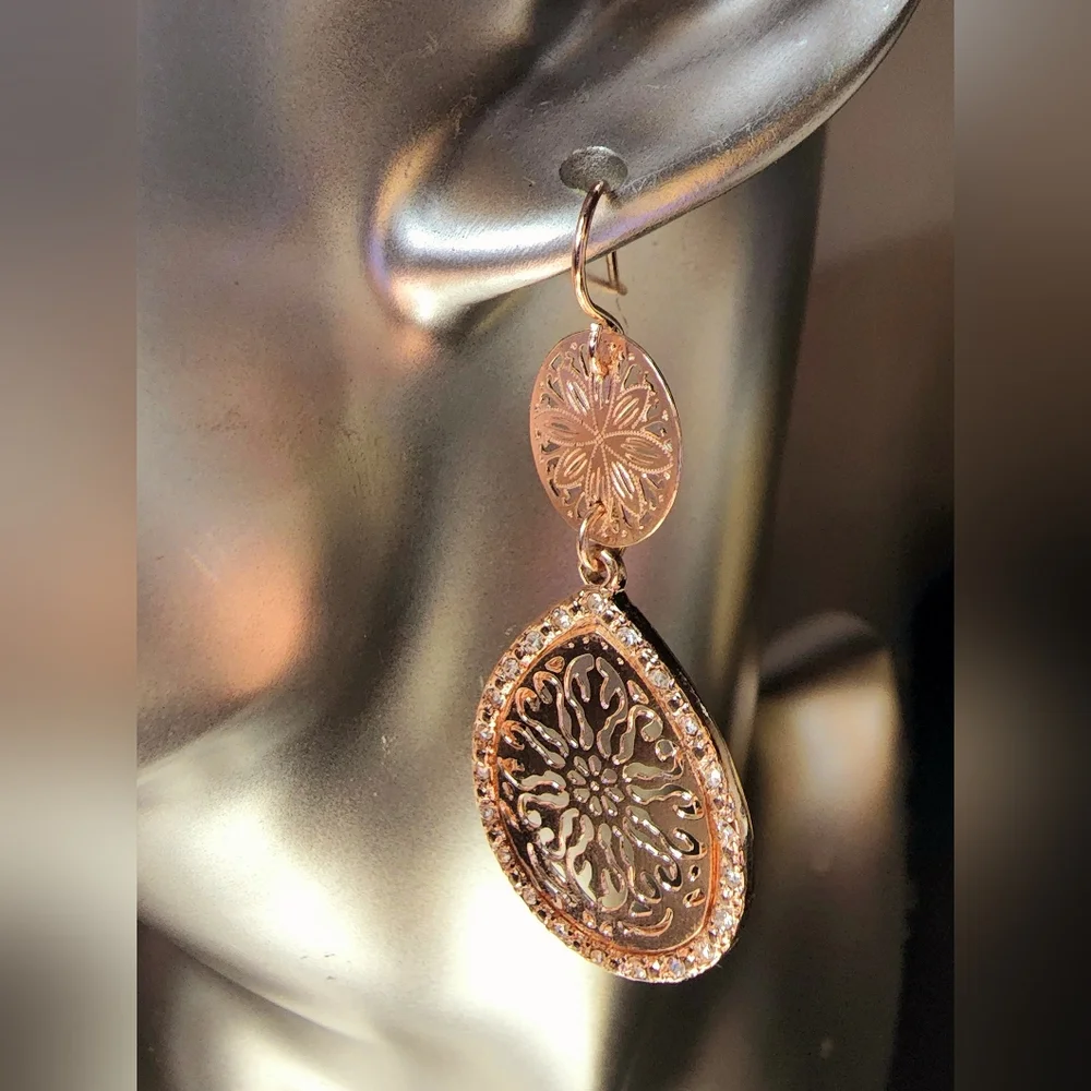 Nwt Claire's rose champagne gold mandala filigree fish hook dangle earrings